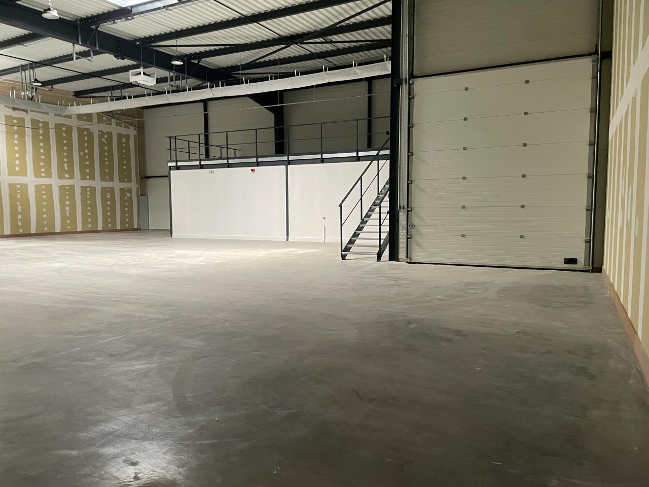Local d'activité Janneyrias 10320m² Location local d'activité Janneyrias Isère OLACT2424177 10